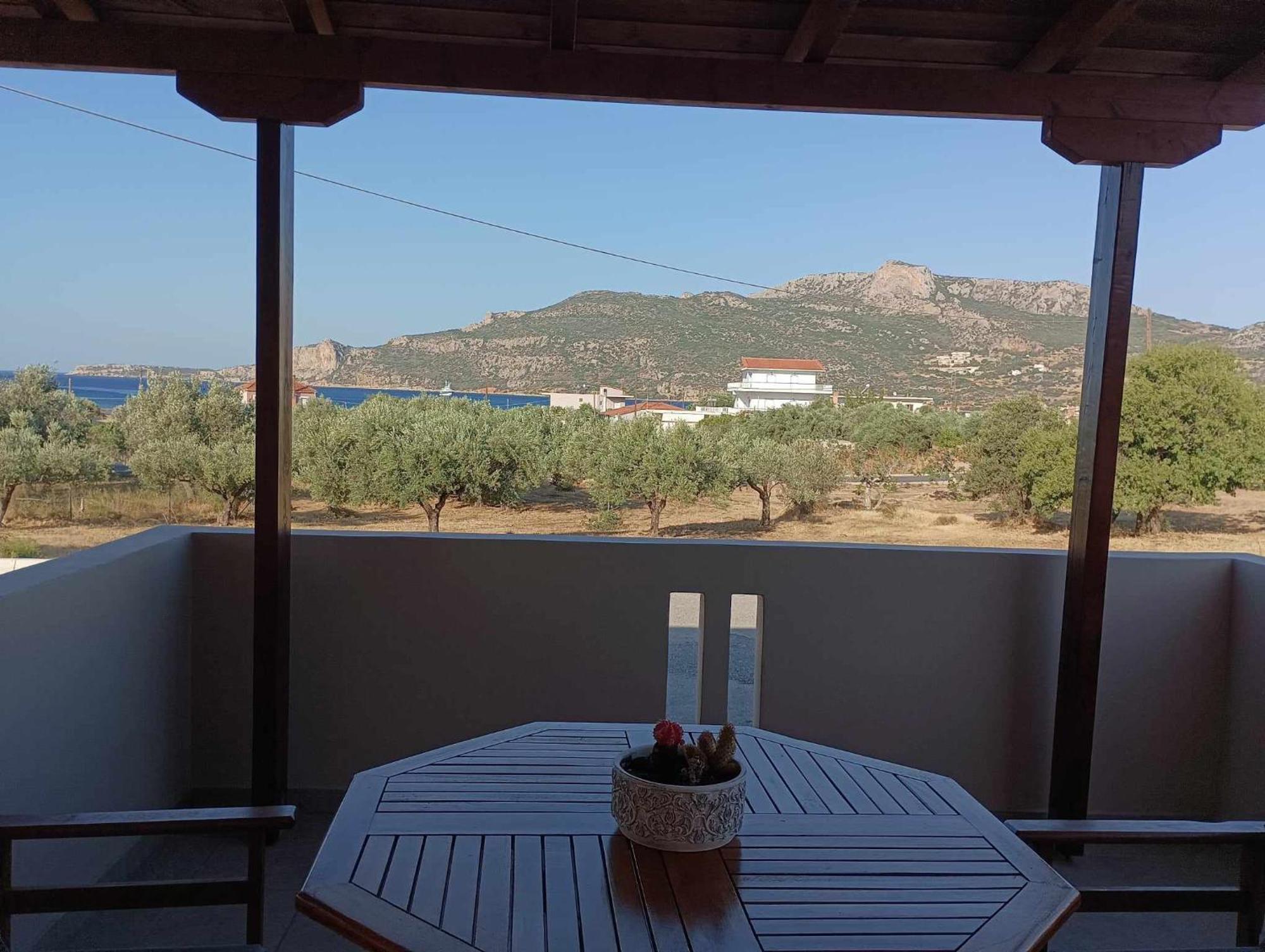 La Casa Di Kokkines * Plitra